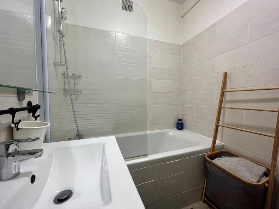 Le P'Tit Anatole - Joli T2 Avec Parking Apartment Poitiers Exterior foto